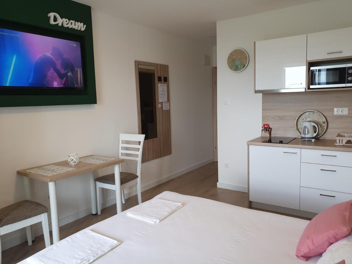 Guesthouse Dominovic Brela Bagian luar foto