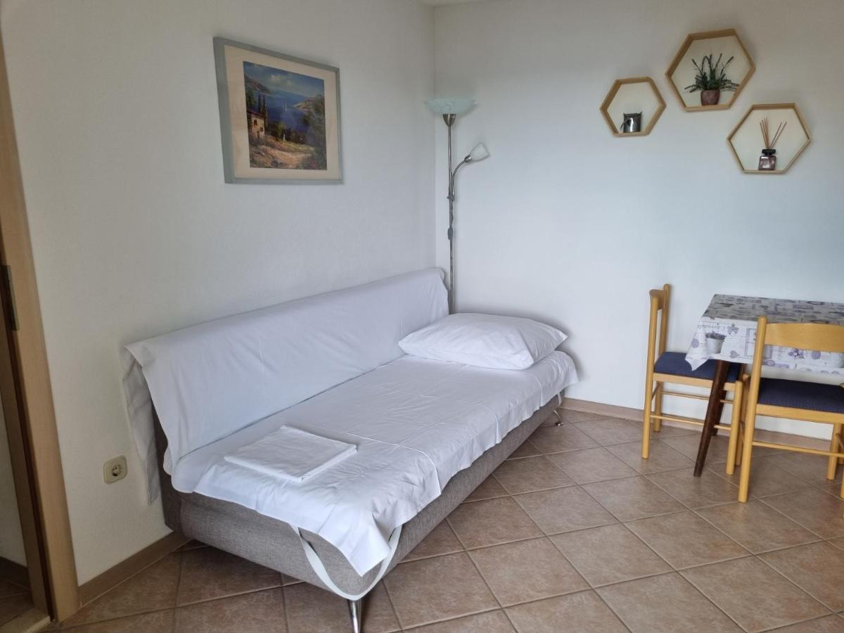 Guesthouse Dominovic Brela Bagian luar foto
