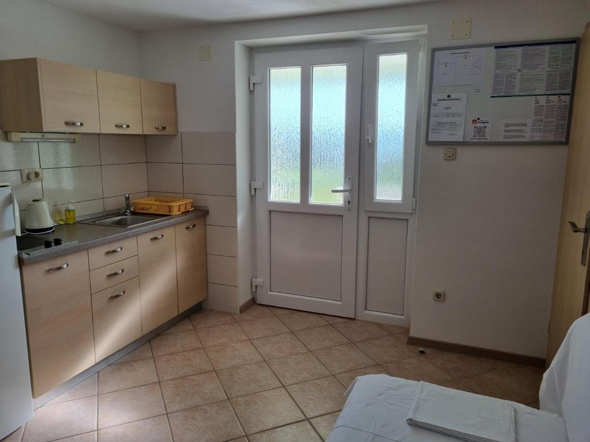 Guesthouse Dominovic Brela Bagian luar foto