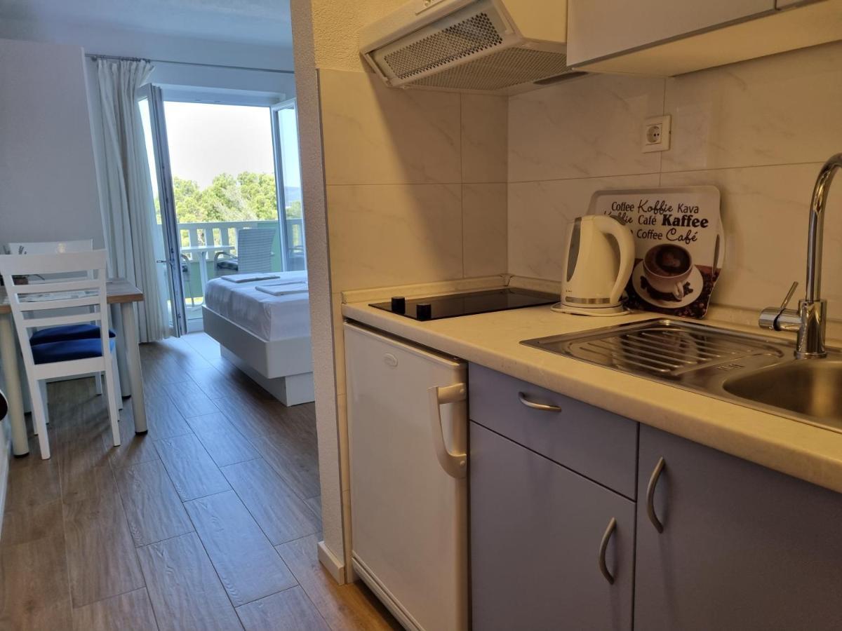 Guesthouse Dominovic Brela Bagian luar foto