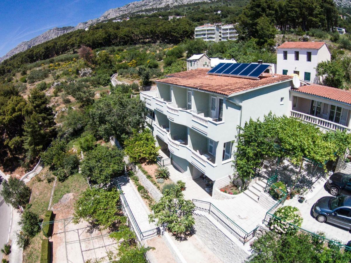 Guesthouse Dominovic Brela Bagian luar foto