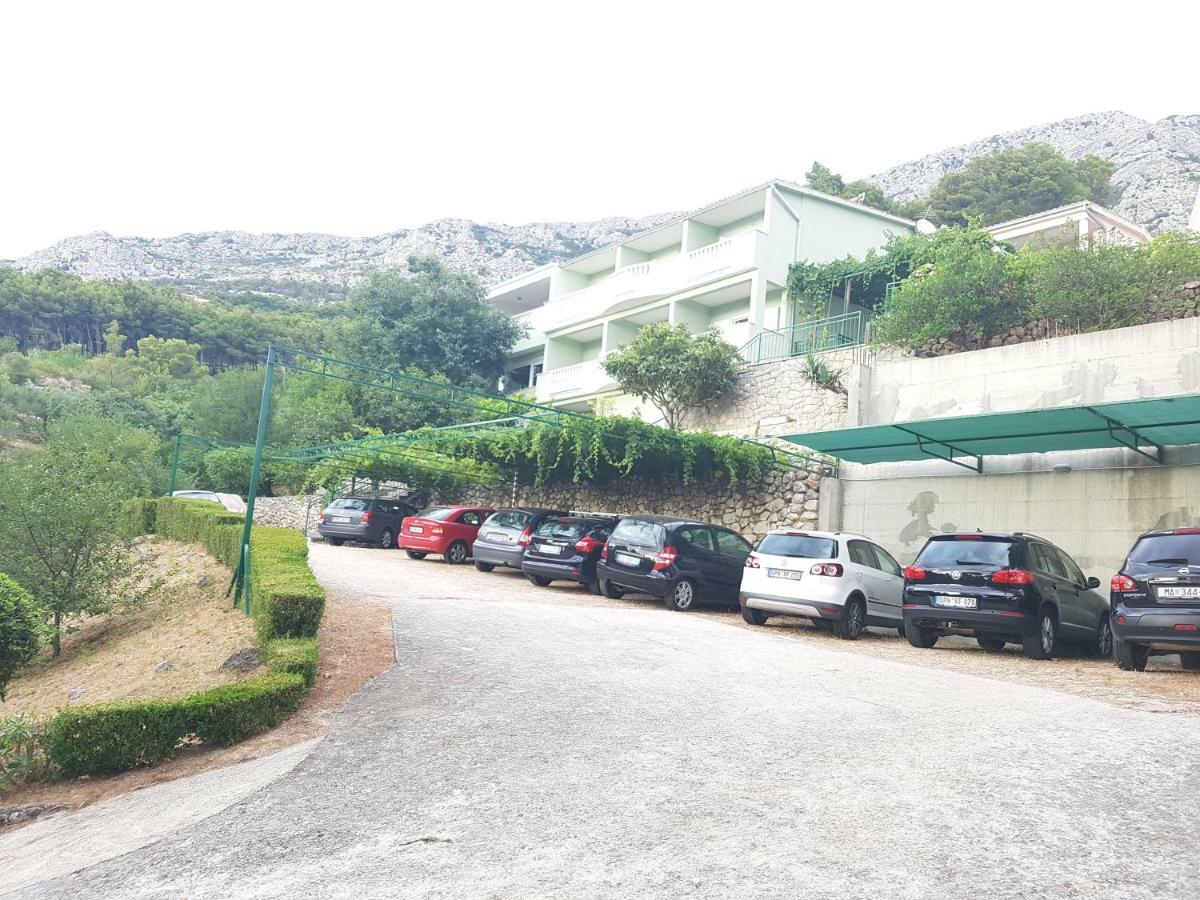 Guesthouse Dominovic Brela Bagian luar foto