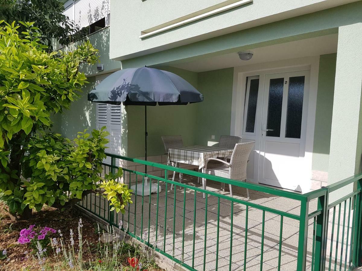 Guesthouse Dominovic Brela Bagian luar foto