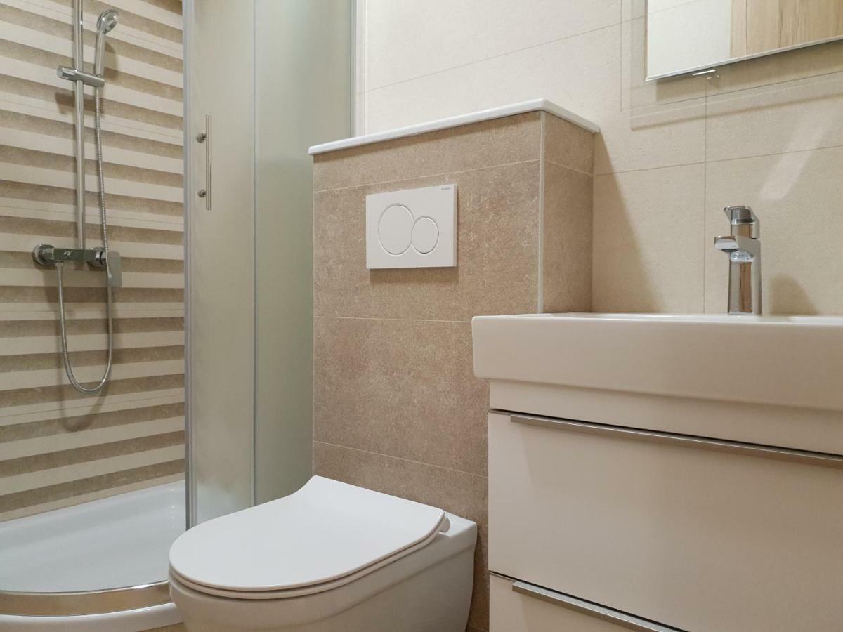 Guesthouse Dominovic Brela Bagian luar foto