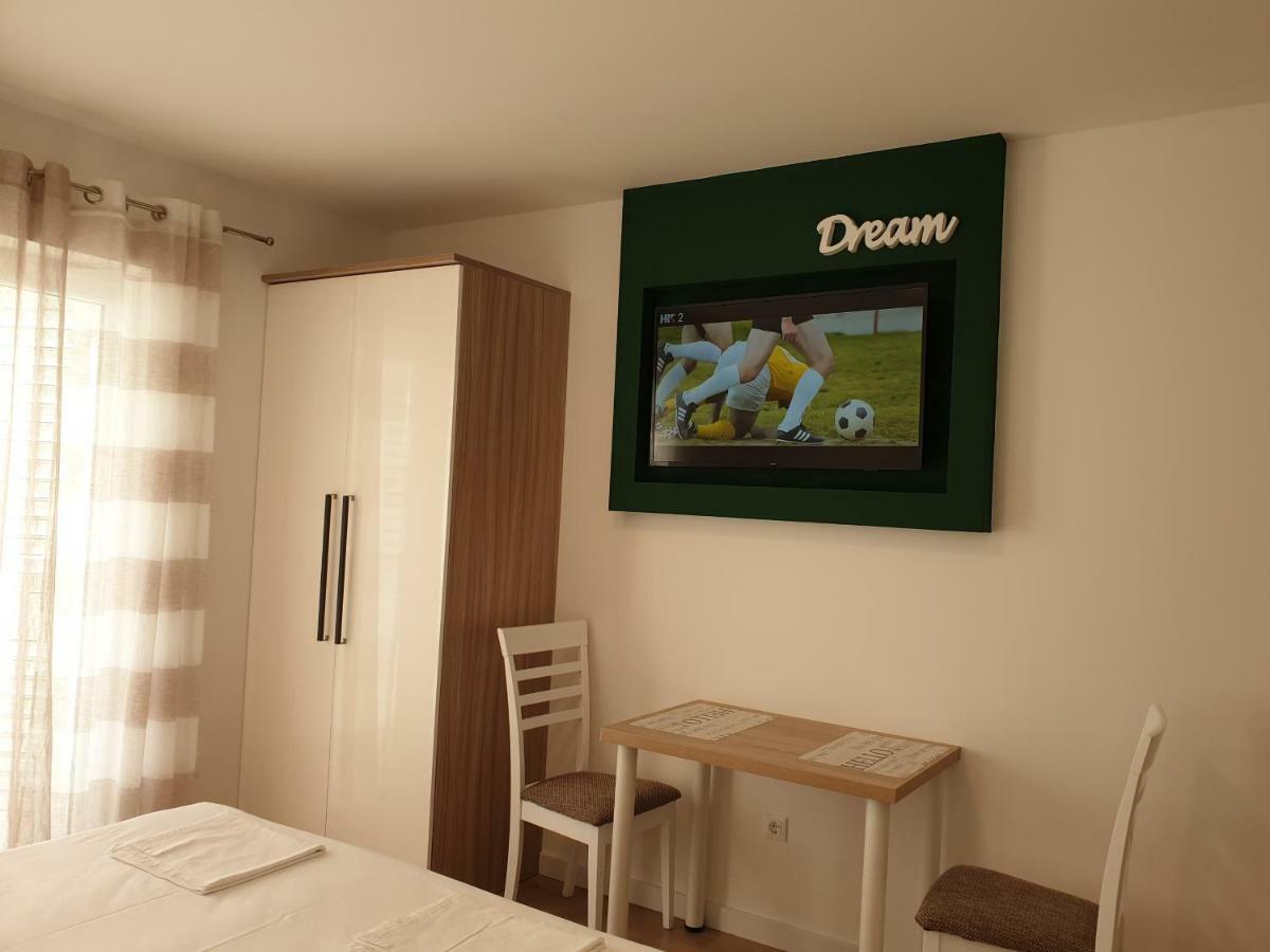 Guesthouse Dominovic Brela Bagian luar foto