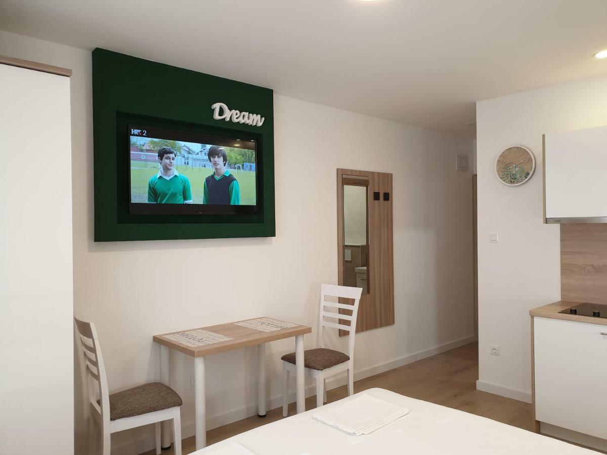 Guesthouse Dominovic Brela Bagian luar foto